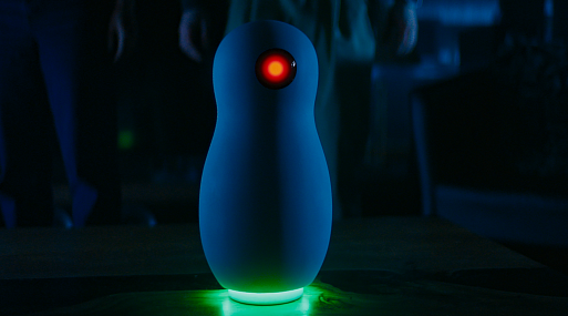 «Алёна» включилась в вашу игру: трейлер психологического хоррора «Голосовой помощник»