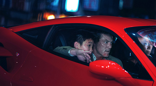 Люк Эванс и Сон Ган на кадрах комедийного экшена «Агент на уикенд»