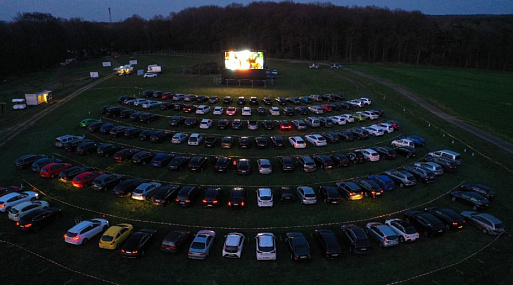 Ренессанс drive-in cinema: автокинотеатры процветают вопреки отсутствию новых фильмов в прокате