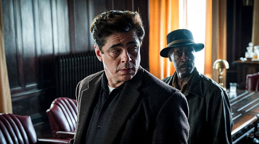 Дон Чидл и Бенисио Дель Торо жаждут мести в трейлере «Без резких движений»