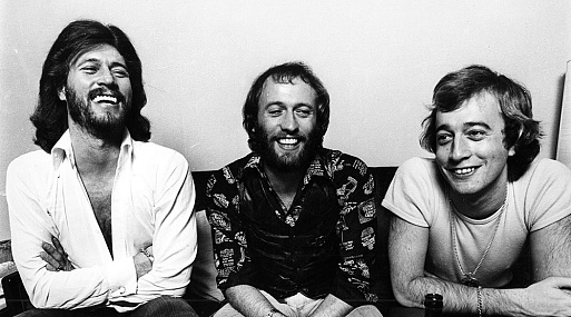 Кеннету Бране нашли замену на пост режиссёра байопика о Bee Gees