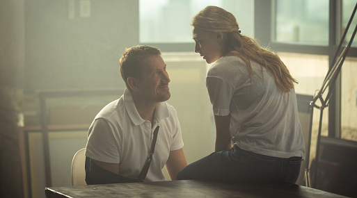 Оксана Акиньшина не узнаёт мужа в трейлере «Синдрома»