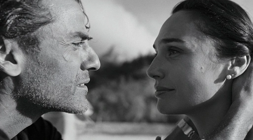 «Рукой Данте» Джулиана Шнабеля: грандиозный текст обо всём и ни о чём с Аль Пачино, Мартином Скорсезе и Джейсоном Момоа