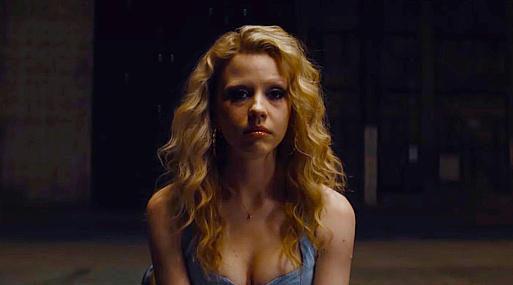 Миа Гот становится звездой Голливуда в новом трейлере «Максин XXX»