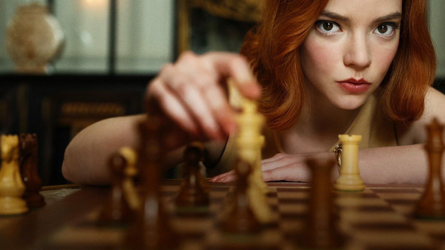 Кадр из мини-сериала «Ход королевы»/Netflix